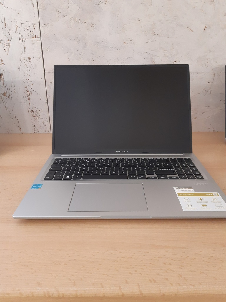 Notebook ASUS 16"
