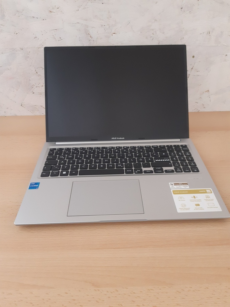 Notebook ASUS 16"