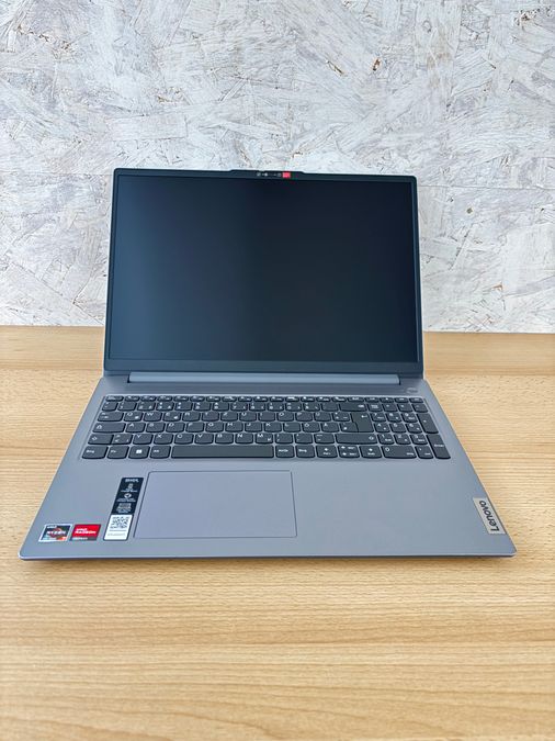 [978] Notebook Lenovo 16"